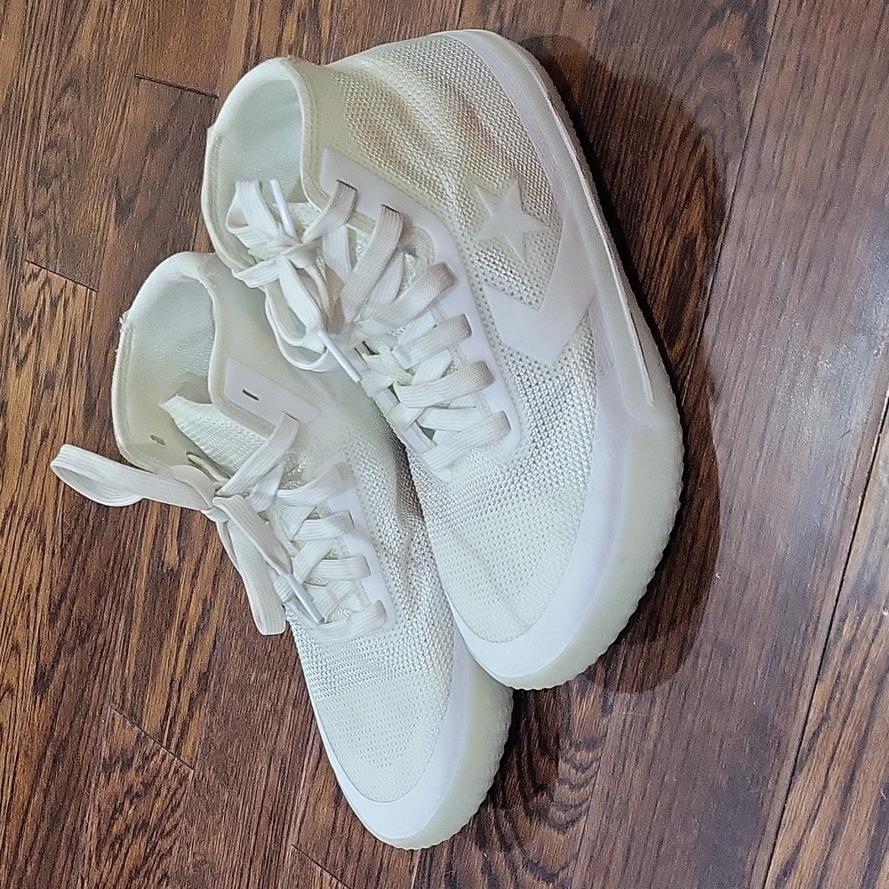 Boys converse react shoe 3.5y